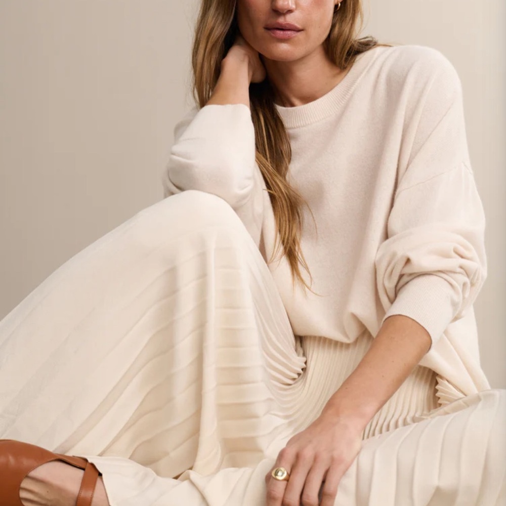 Lafayette 148 gorgeous 100% cashmere sweater from Neiman’s. Worn once